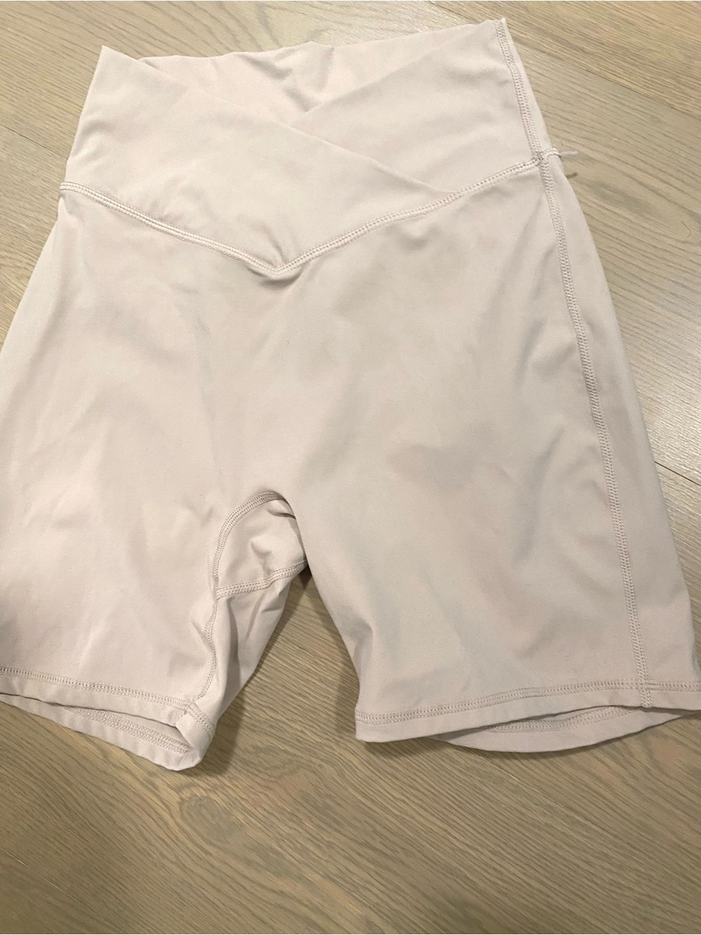 Sunzel High-Waist Performance Shorts - Light beige